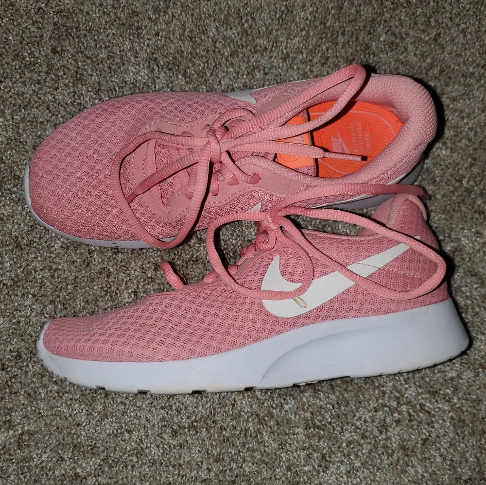 Pink Nike Trainers 💕💕